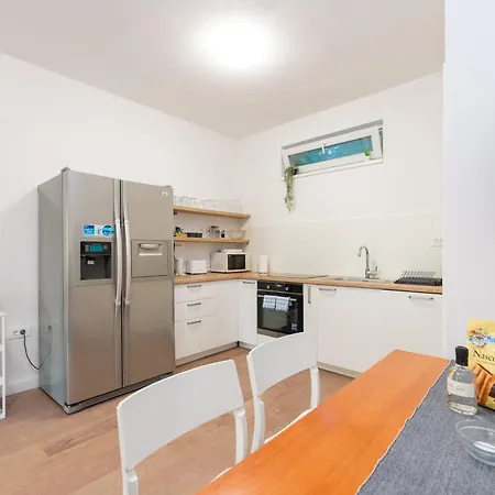 Beachfront Amazing Sunset House Сasa de vacaciones Rovanjska